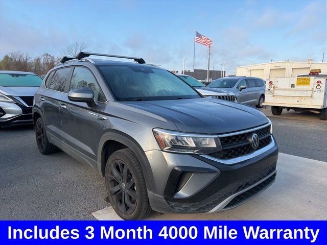 Used 2023 Volkswagen Taos SE image 1