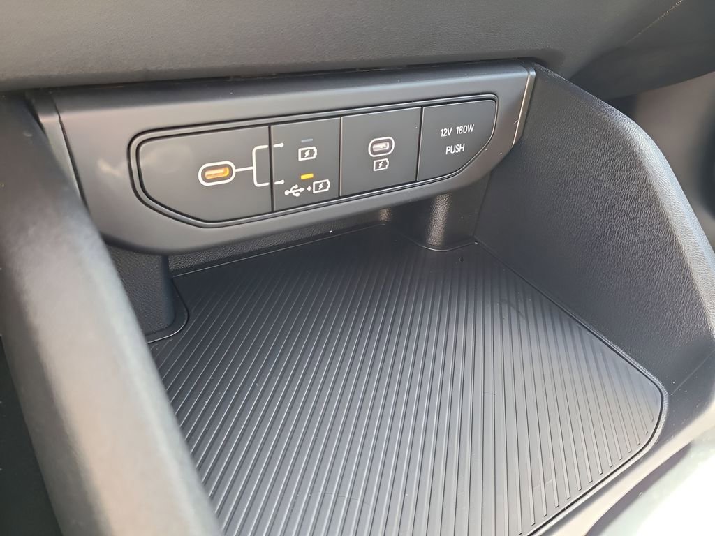 New 2025 Kia K4 FWD image 24