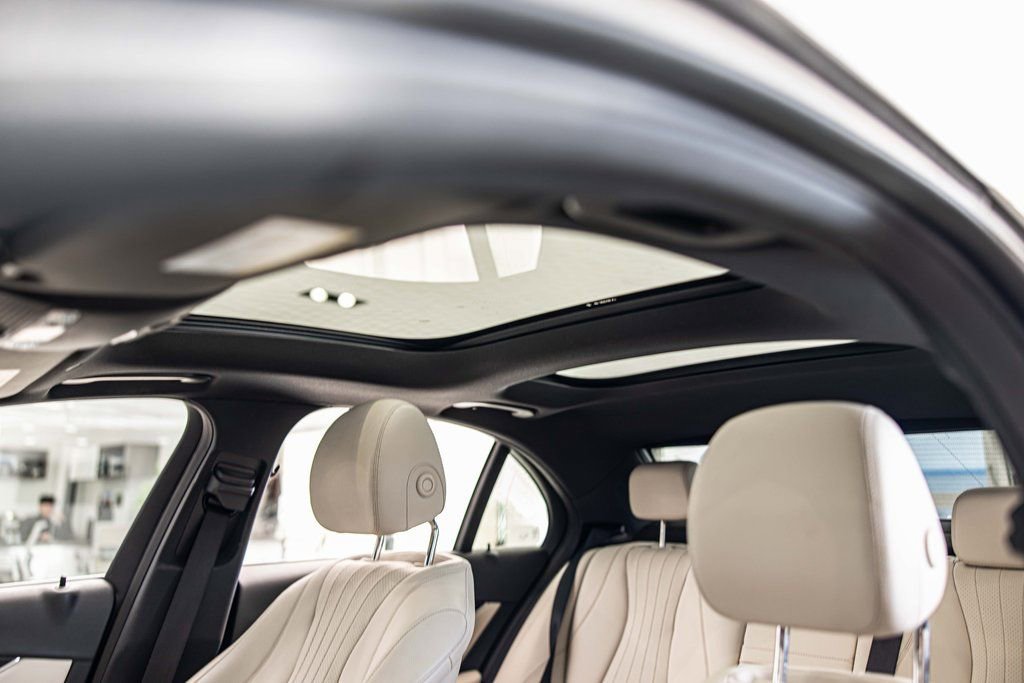 Used 2018 Mercedes-Benz E 400 4MATIC Sedan image 20