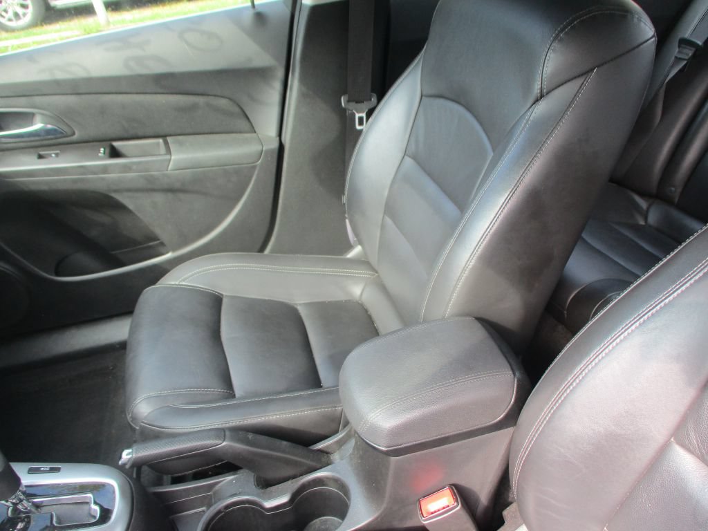Used 2015 Chevrolet Cruze LT FWD image 12