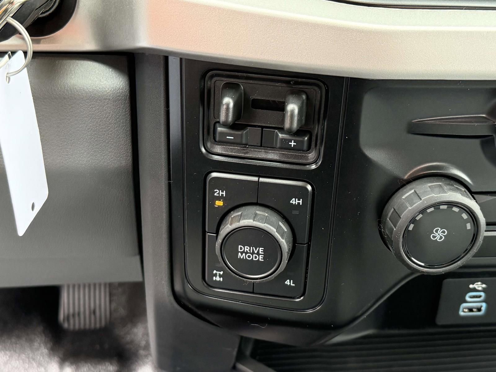 New 2026 Ford F250 XL w/ XL Off-Road Package image 16