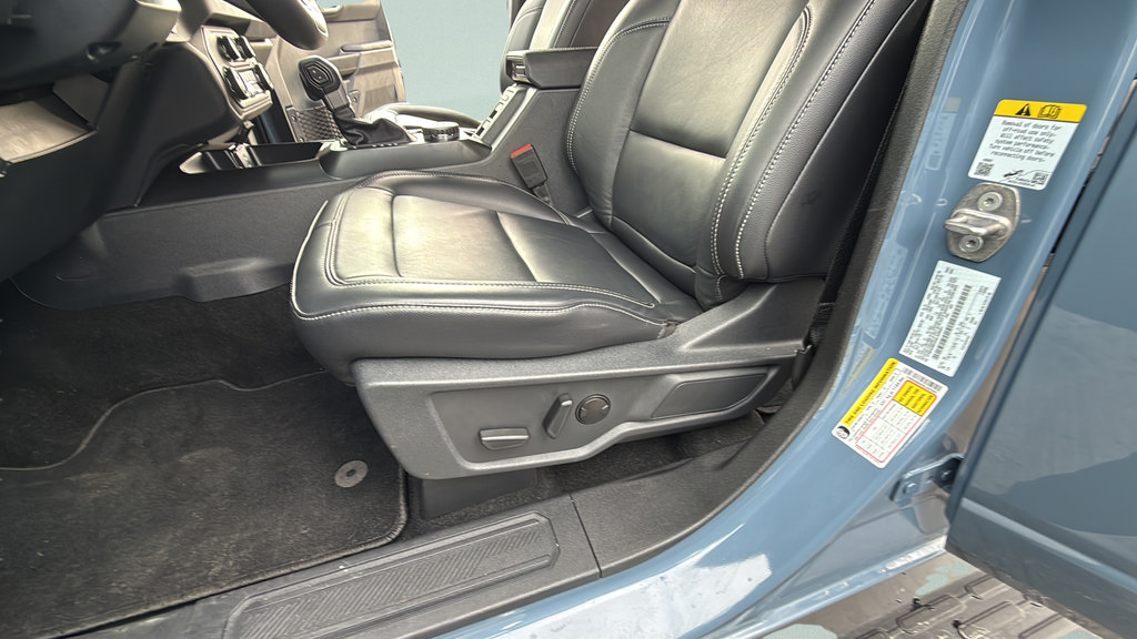 Used 2025 Ford Bronco Outer Banks AWD/4WD image 24