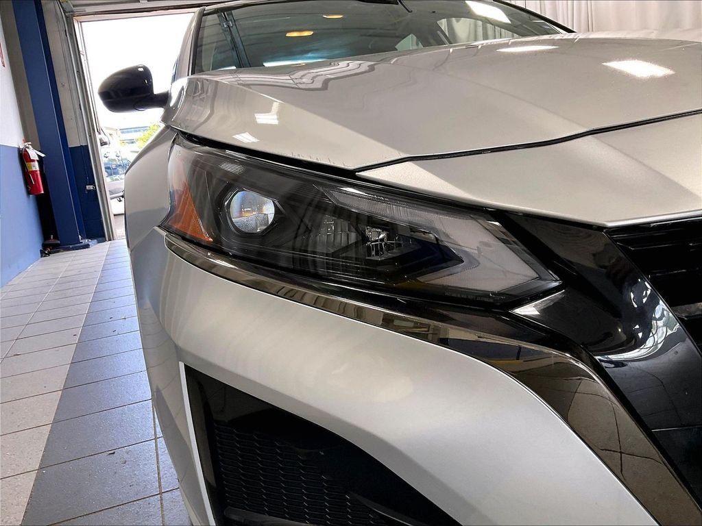 Used 2023 Nissan Altima 2.5 SR FWD image 32