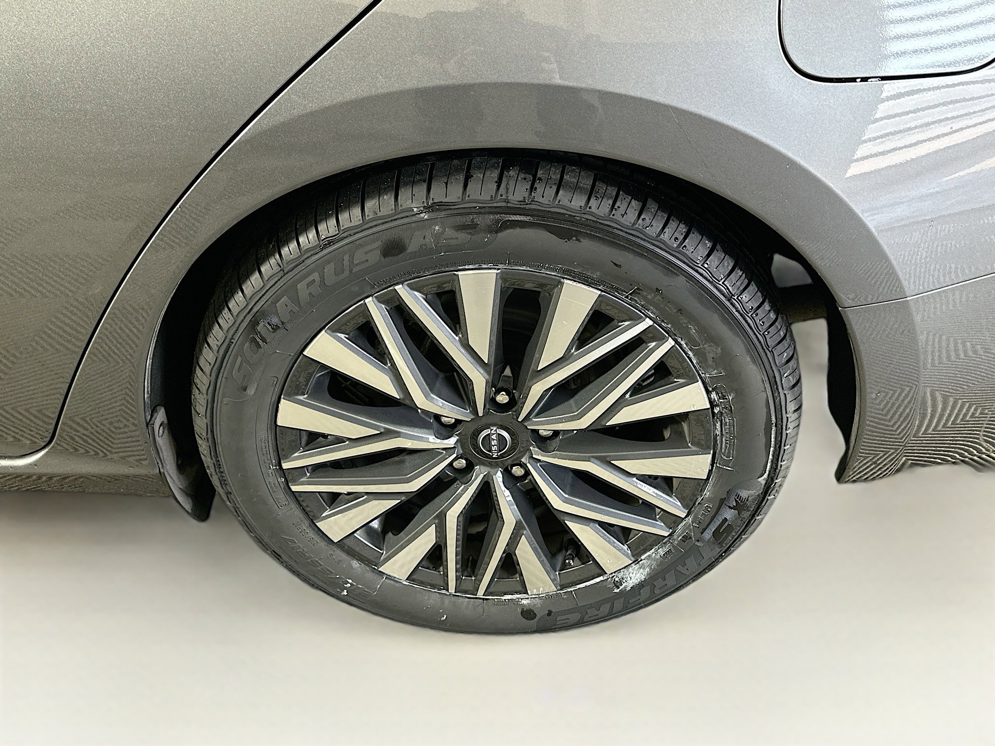 Used 2024 Nissan Altima 2.5 SV image 11