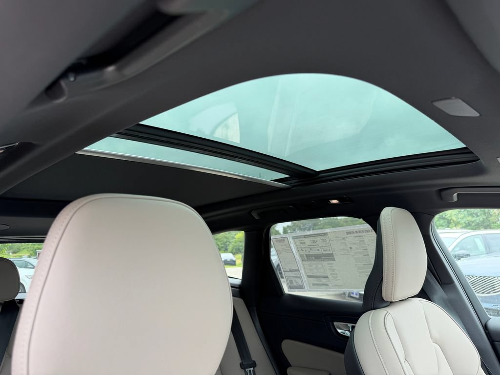 New 2026 Volvo XC60 T8 Plus w/ Protection Package Premier AWD/4WD image 10