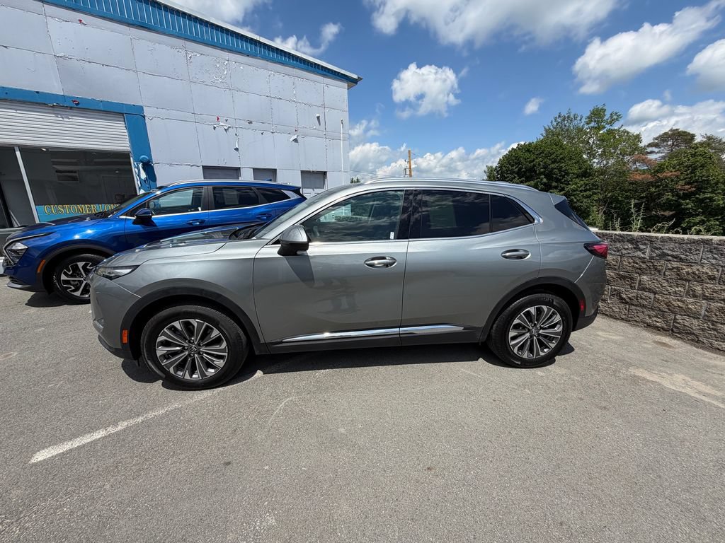 Used 2025 Buick Envision Preferred AWD/4WD image 2