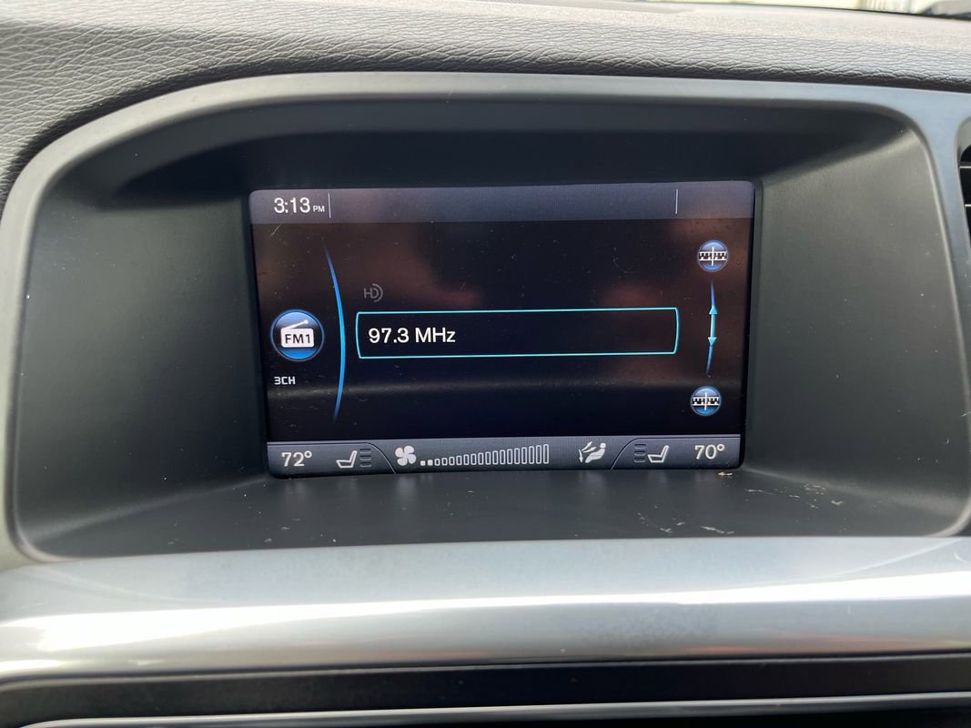 Used 2015 Volvo V60 T5 Platinum image 11