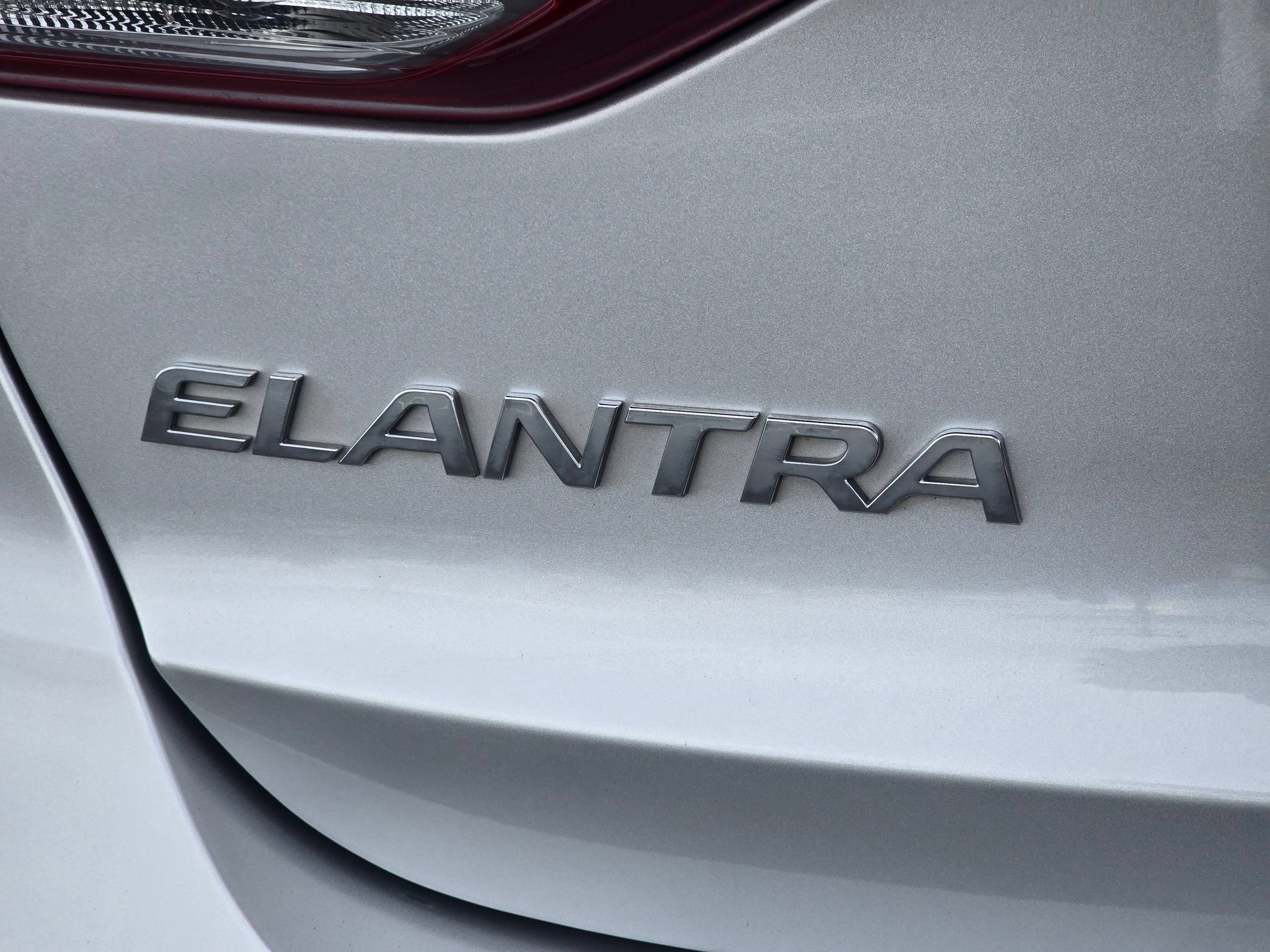 Used 2018 Hyundai Elantra Value Edition FWD image 31