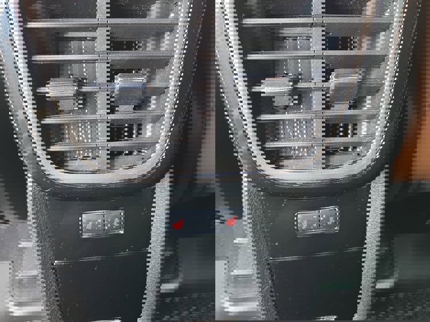 Used 2023 Lincoln Nautilus Reserve image 15