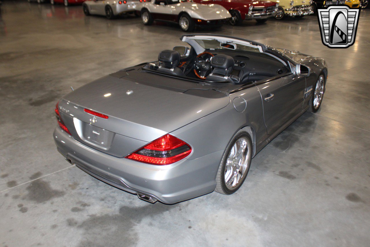 Used 2011 Mercedes-Benz SL 550 image 12