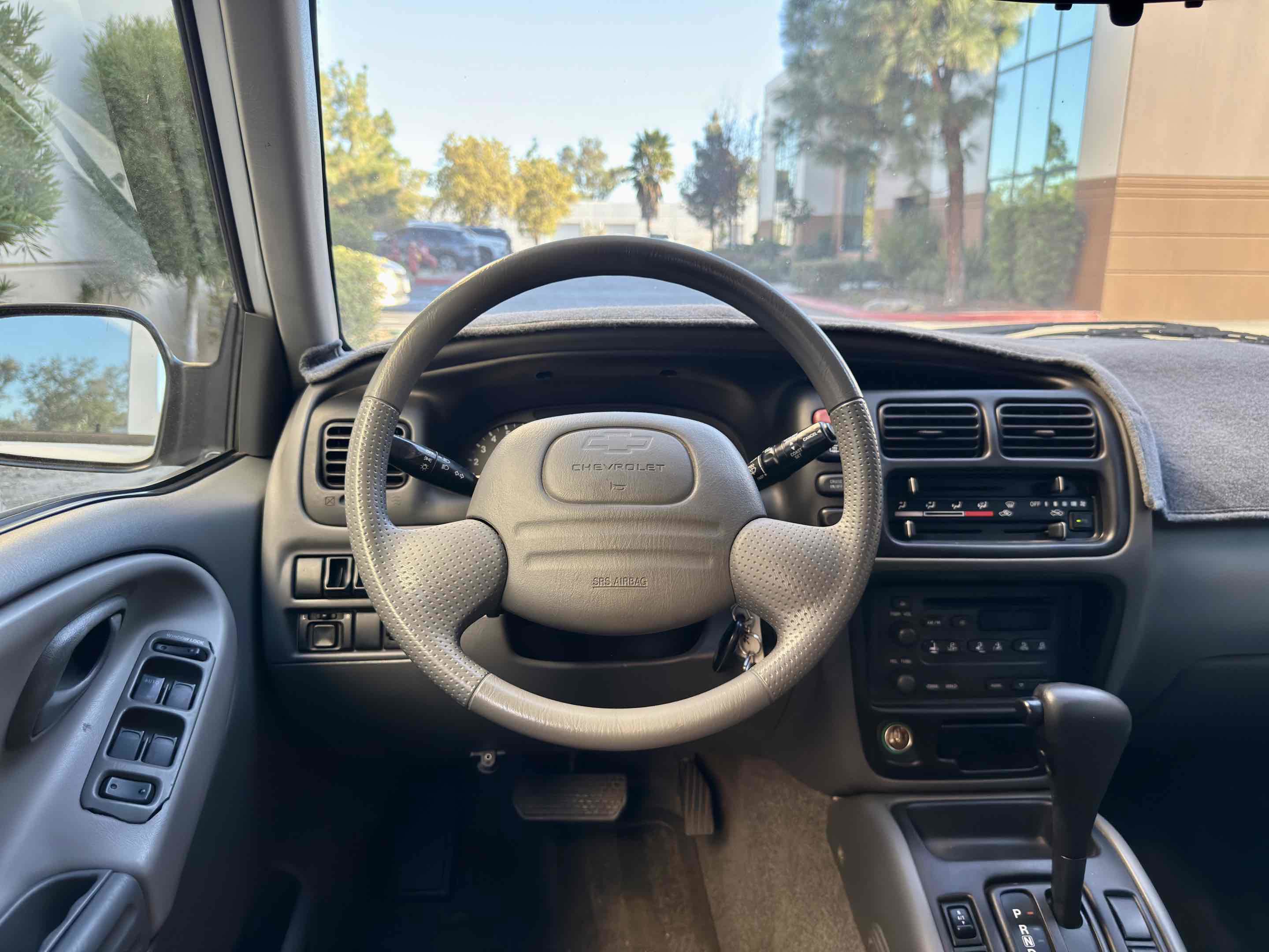 Used 2003 Chevrolet Tracker ZR2 image 28