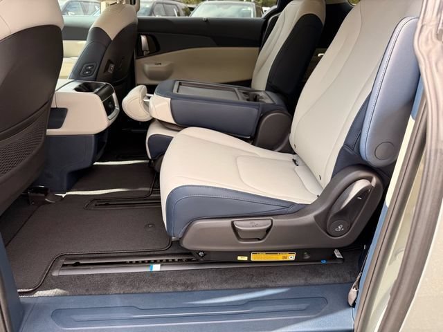 New 2026 Kia Carnival EX FWD image 7