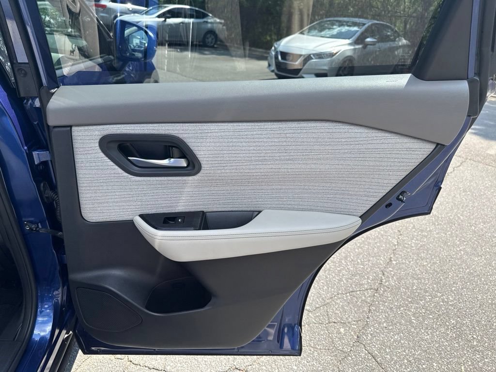 Used 2021 Nissan Rogue SV AWD/4WD image 32