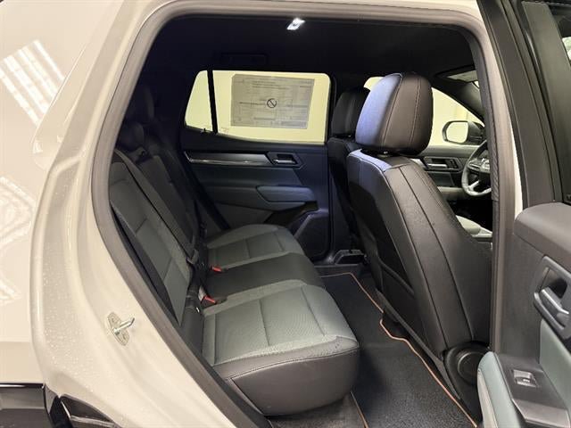 New 2026 GMC Terrain AT4 w/ LPO, Black Badging Package AWD/4WD image 17