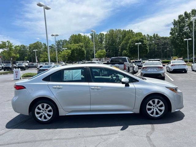 Used 2024 Toyota Corolla LE FWD image 5