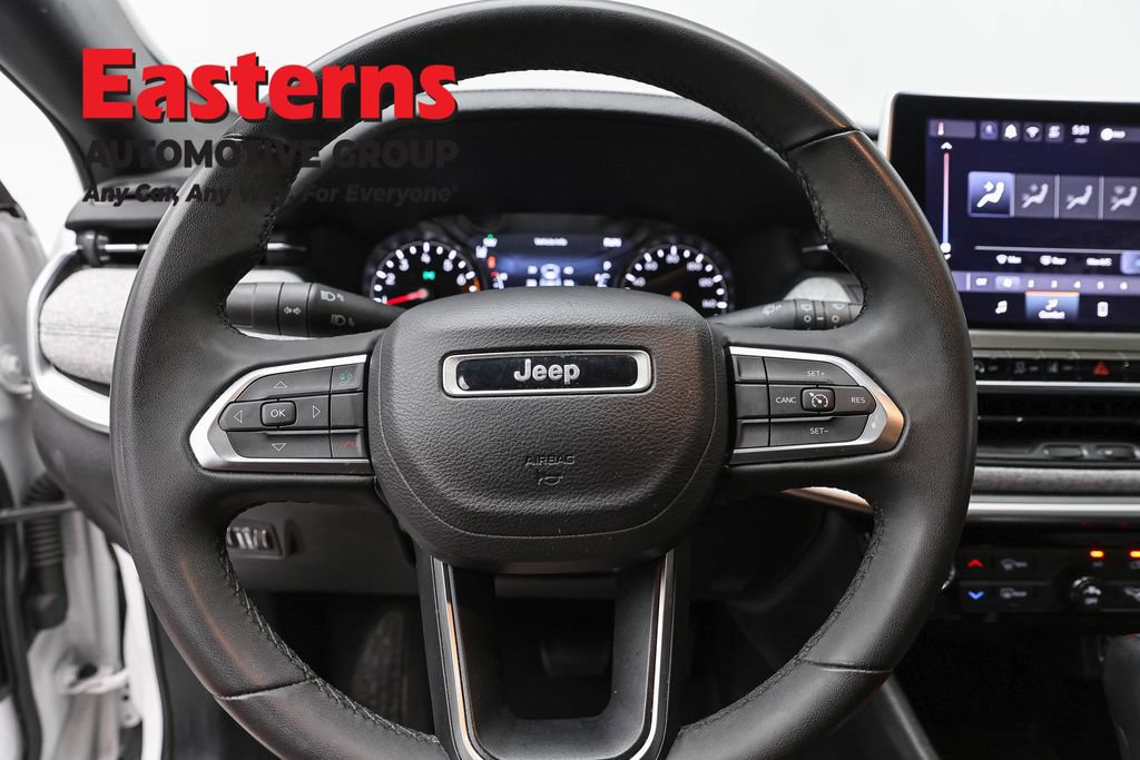 Used 2024 Jeep Compass Latitude AWD/4WD image 10
