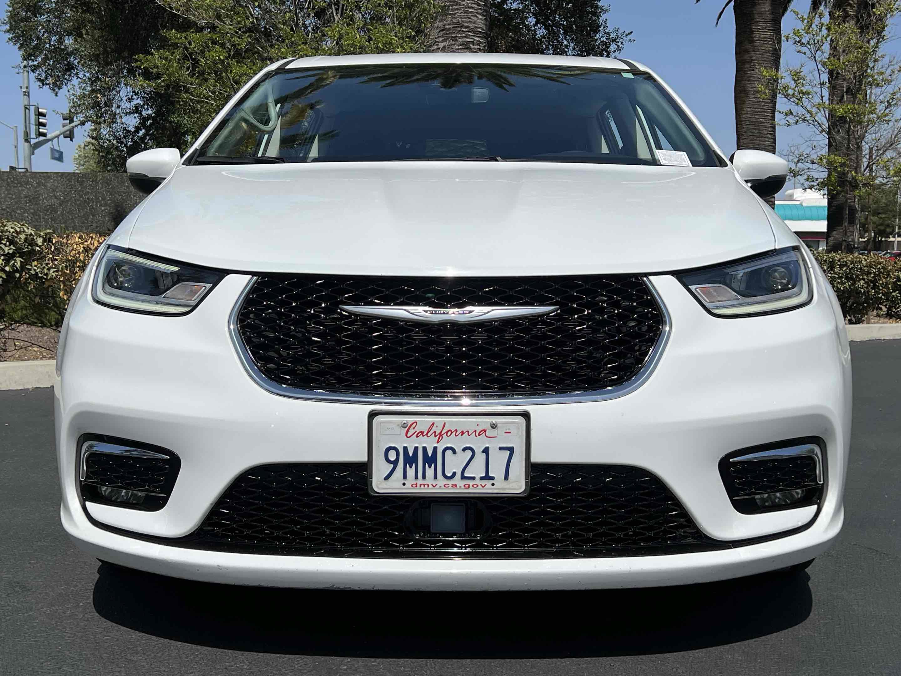 Used 2023 Chrysler Pacifica Touring-L FWD image 50