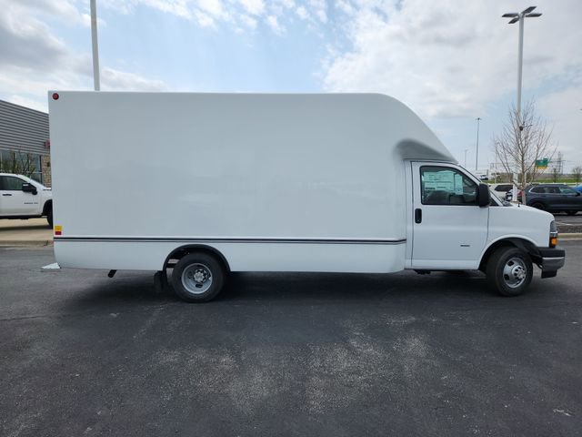 New 2026 Chevrolet Express 3500 w/ Power Convenience Package RWD image 9