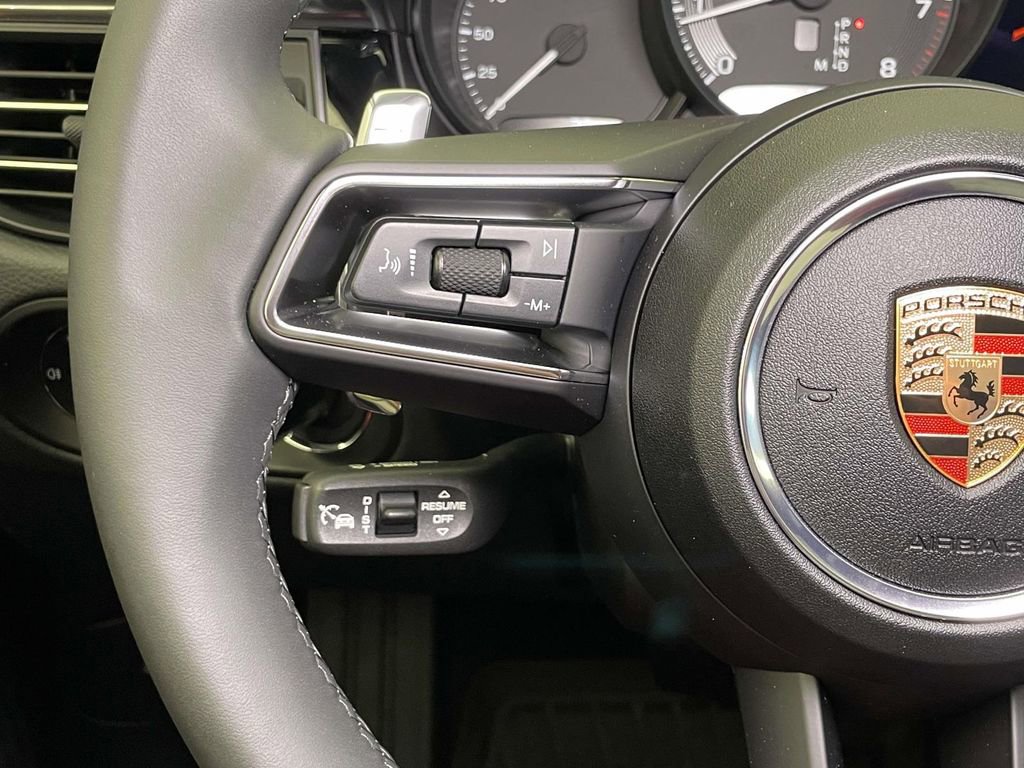 New 2025 Porsche Macan image 40