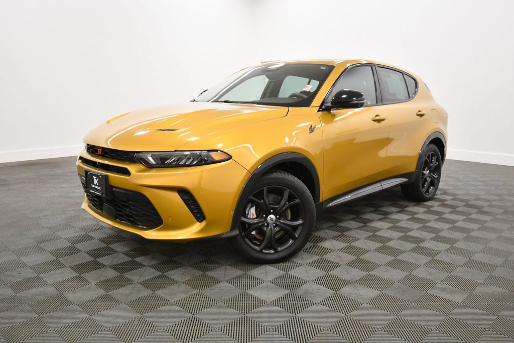 Used 2024 Dodge Hornet R/T w/ Tech Pack w/o Parking AWD/4WD image 2