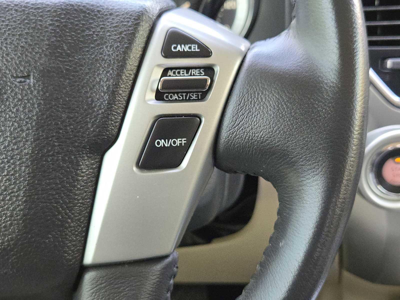 Used 2018 Nissan Titan SV w/ SV Convenience Package RWD image 26
