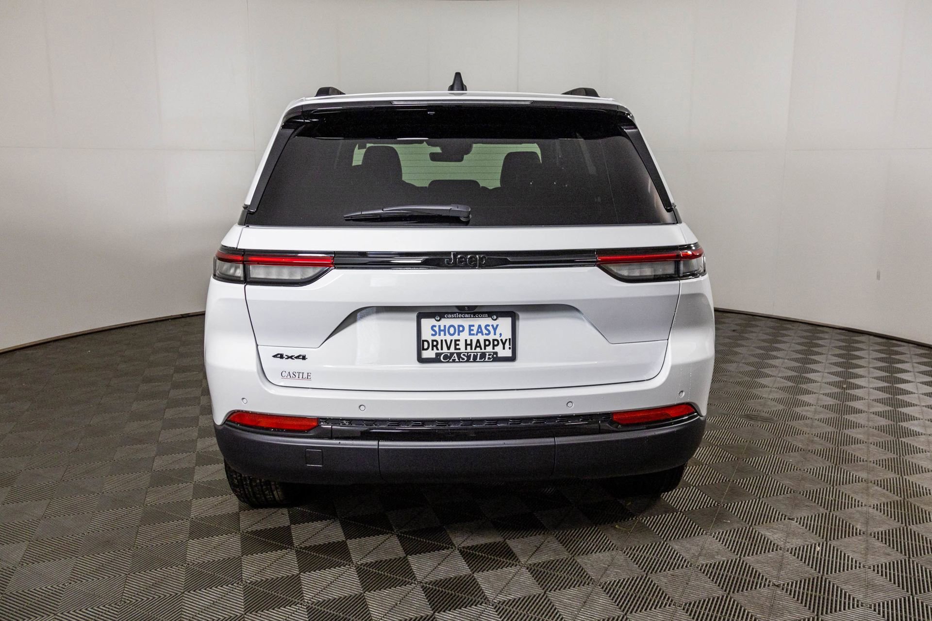 New 2025 Jeep Grand Cherokee Altitude image 10