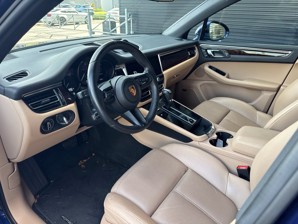 Certified 2024 Porsche Macan AWD/4WD image 7