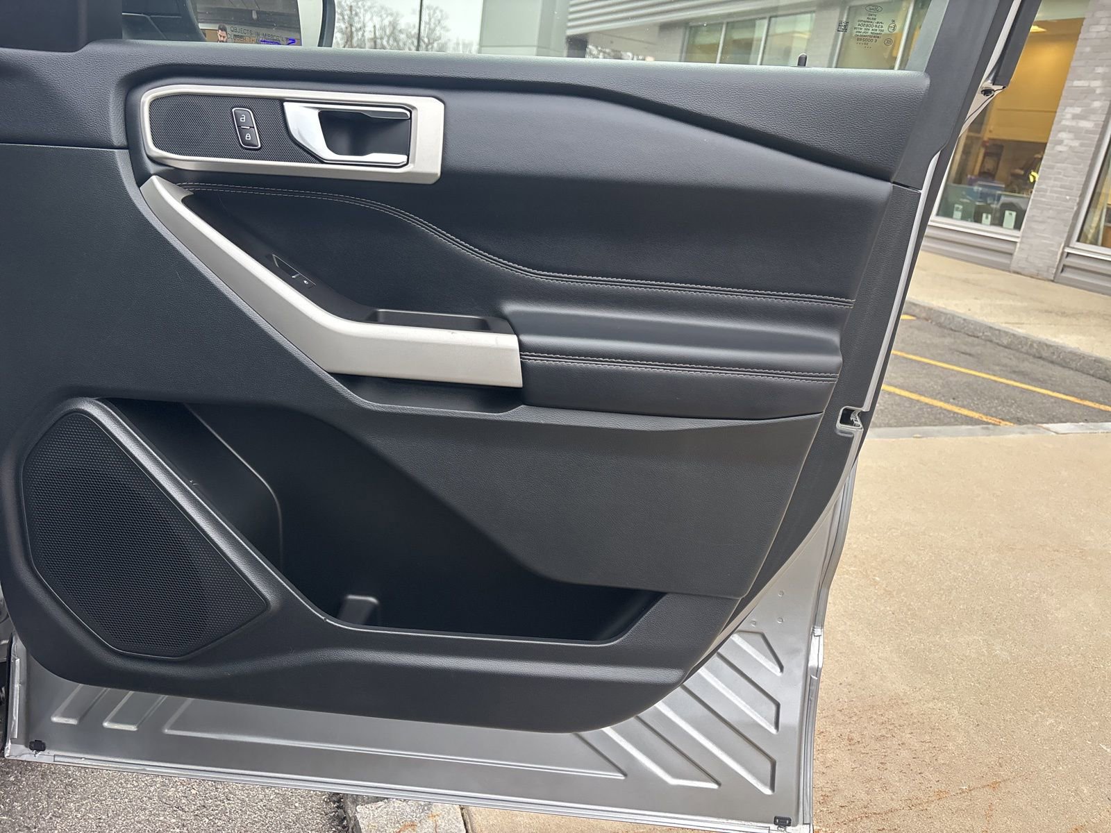 Certified 2022 Ford Explorer XLT w/ Equipment Group 202A image 44