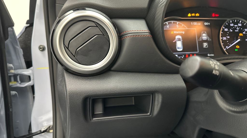 New 2025 Nissan Versa SR w/ Trunk Package image 18