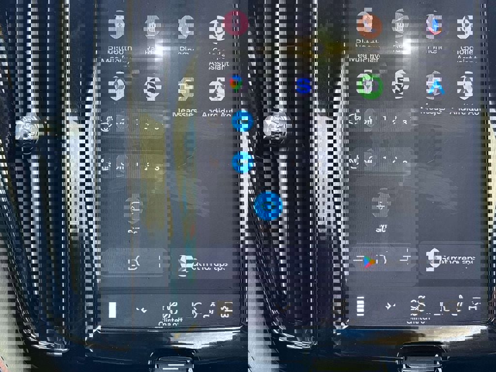 Used 2024 Volvo XC60 B5 Core w/ Protection Package Premier image 22