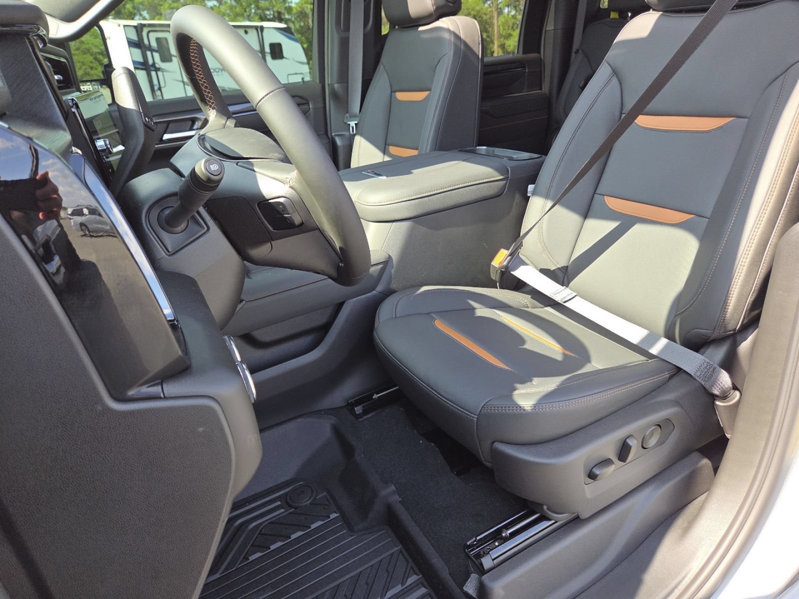 New 2026 GMC Sierra 2500 AT4 w/ AT4 Premium Plus Package AWD/4WD image 32