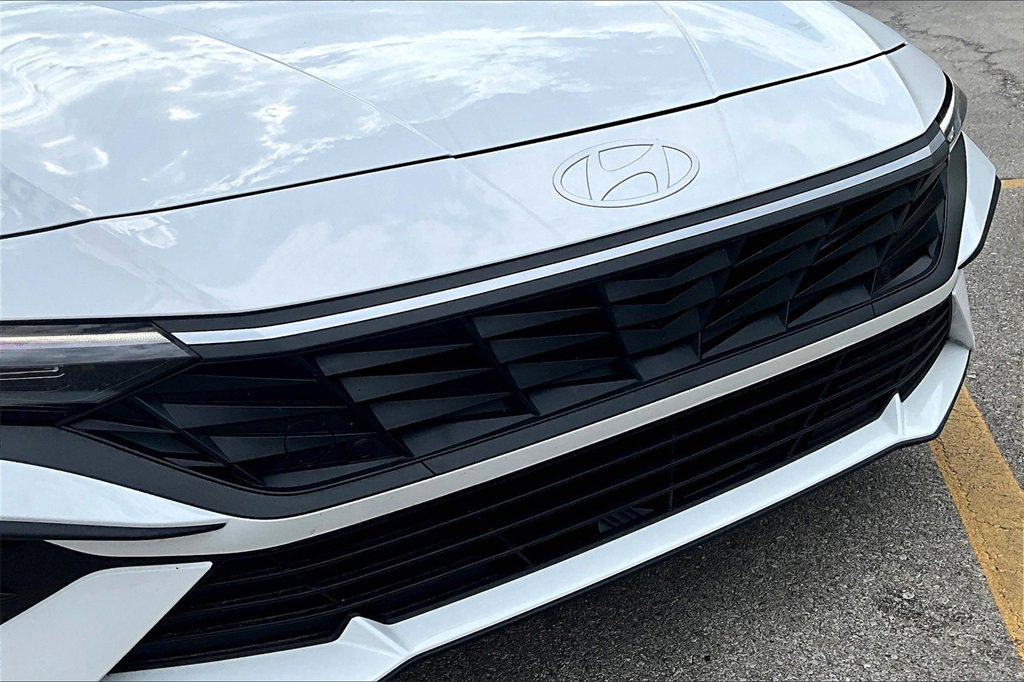 Used 2024 Hyundai Elantra SEL image 28