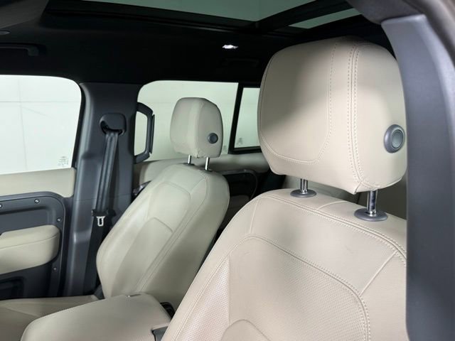 Used 2023 Land Rover Defender 130 SE AWD/4WD image 17