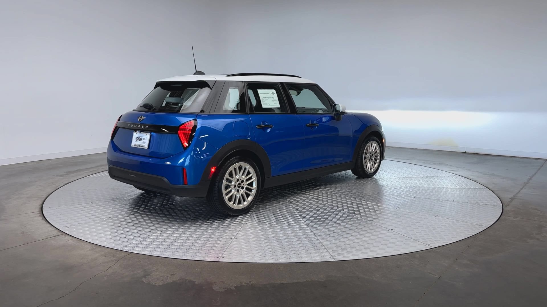Used 2026 MINI Cooper 4-Door Hardtop FWD image 8