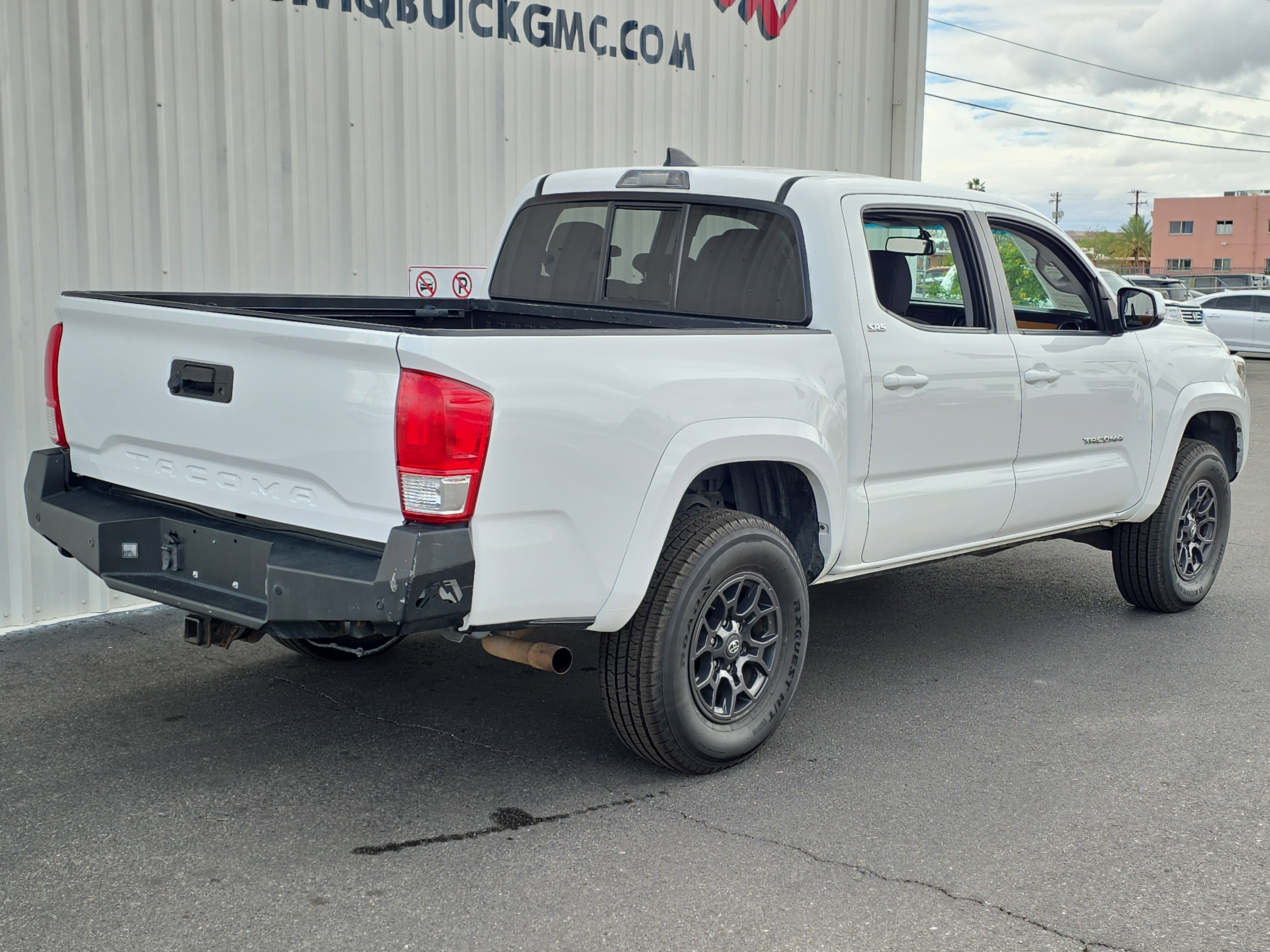 Used 2017 Toyota Tacoma SR5 w/ Tow Package image 8