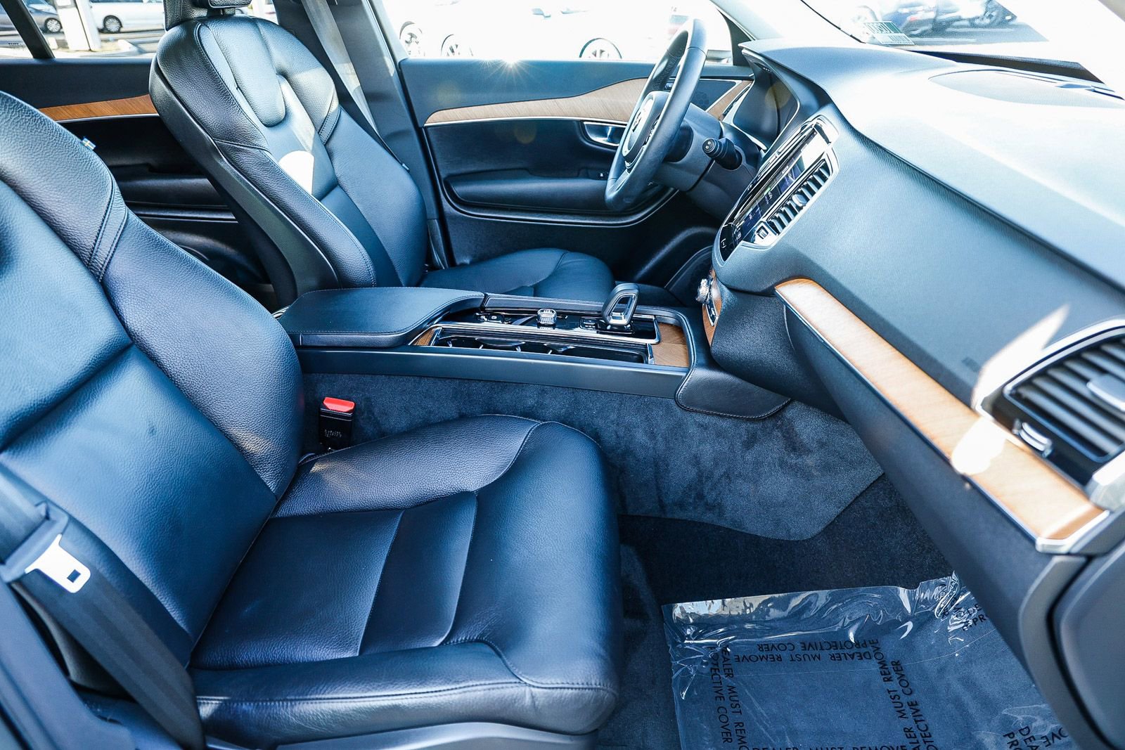 Used 2023 Volvo XC90 T8 Plus image 17