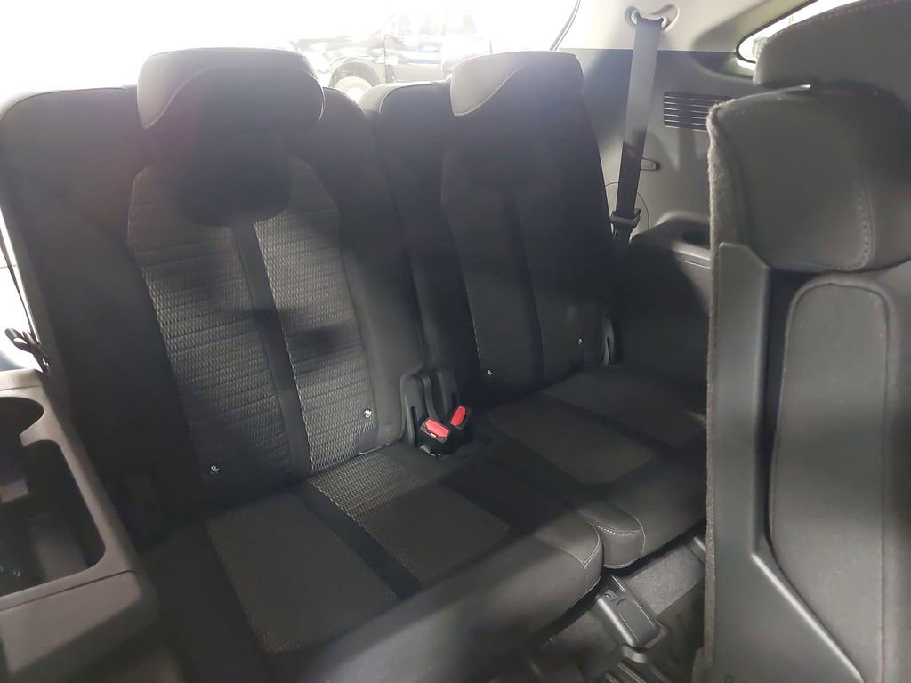 New 2026 Kia Sorento LX FWD image 12