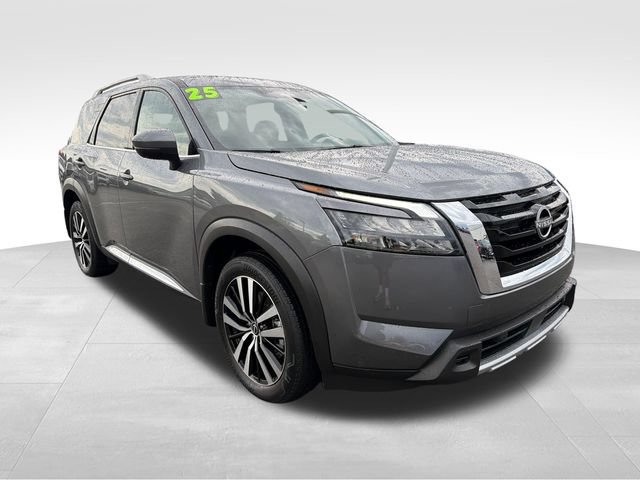 Used 2025 Nissan Pathfinder Platinum w/ Cargo Package