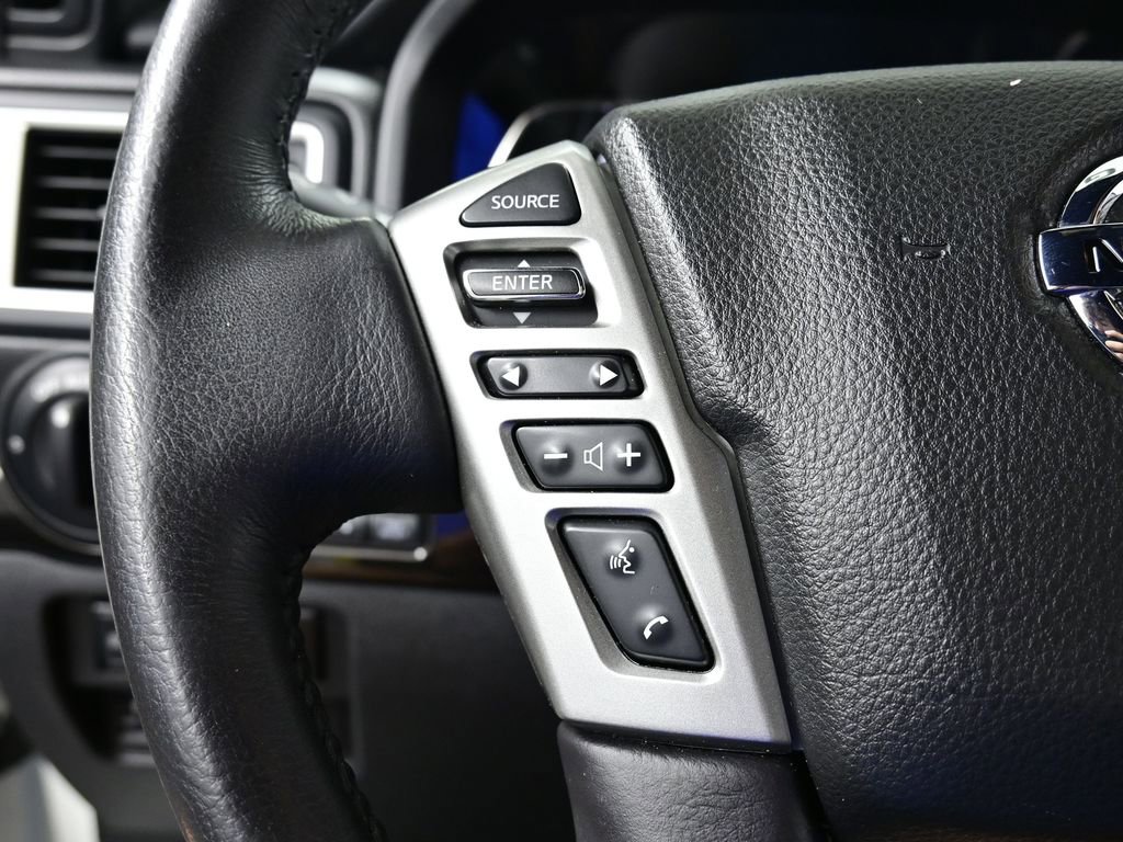 Used 2019 Nissan Titan SV w/ SV Convenience Package image 6