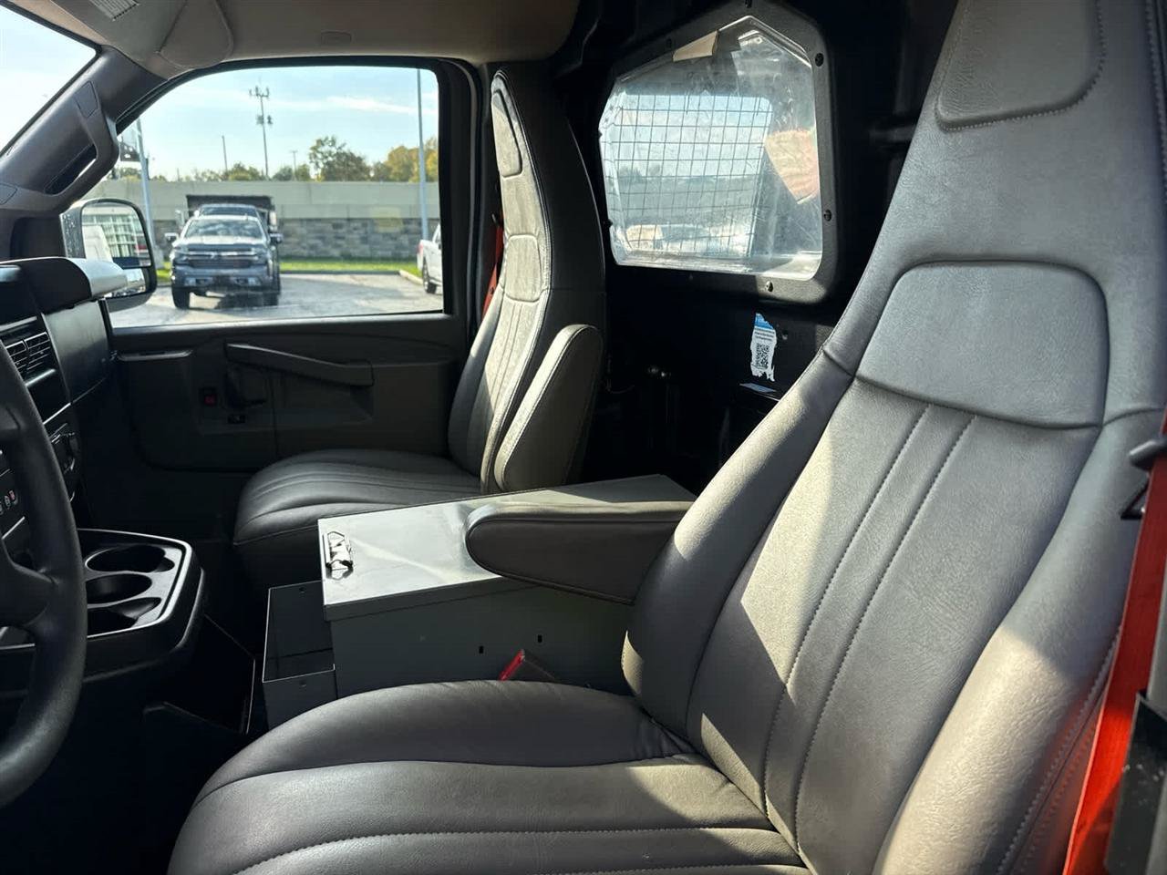 Used 2018 Chevrolet Express 2500 w/ Driver Convenience Package RWD image 14