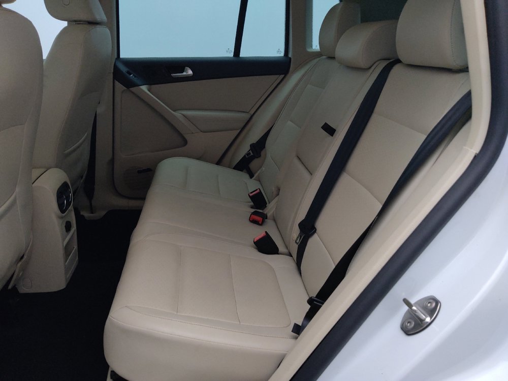 Used 2014 Volkswagen Tiguan SEL FWD image 18