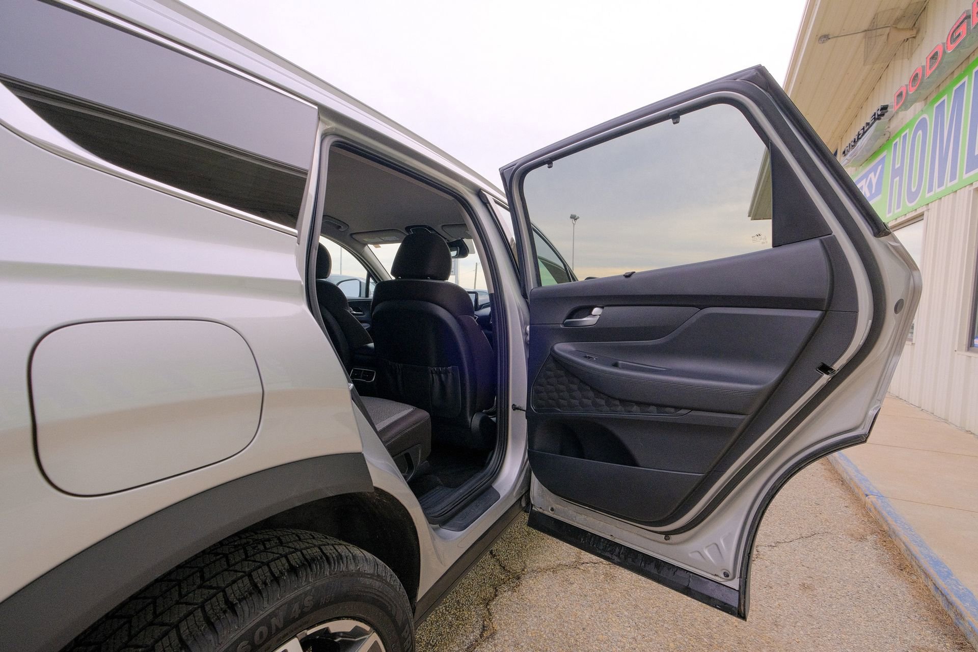 Used 2023 Hyundai Santa Fe SEL Convenience image 17