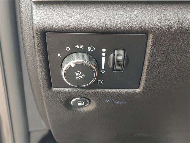 Used 2017 Jeep Grand Cherokee Limited w/ Luxury Group II image 27