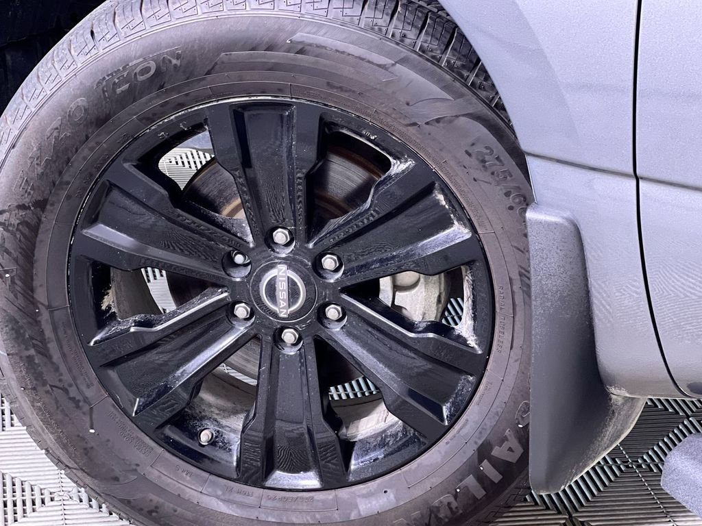 Used 2023 Nissan Titan SV w/ SV Convenience Package image 12
