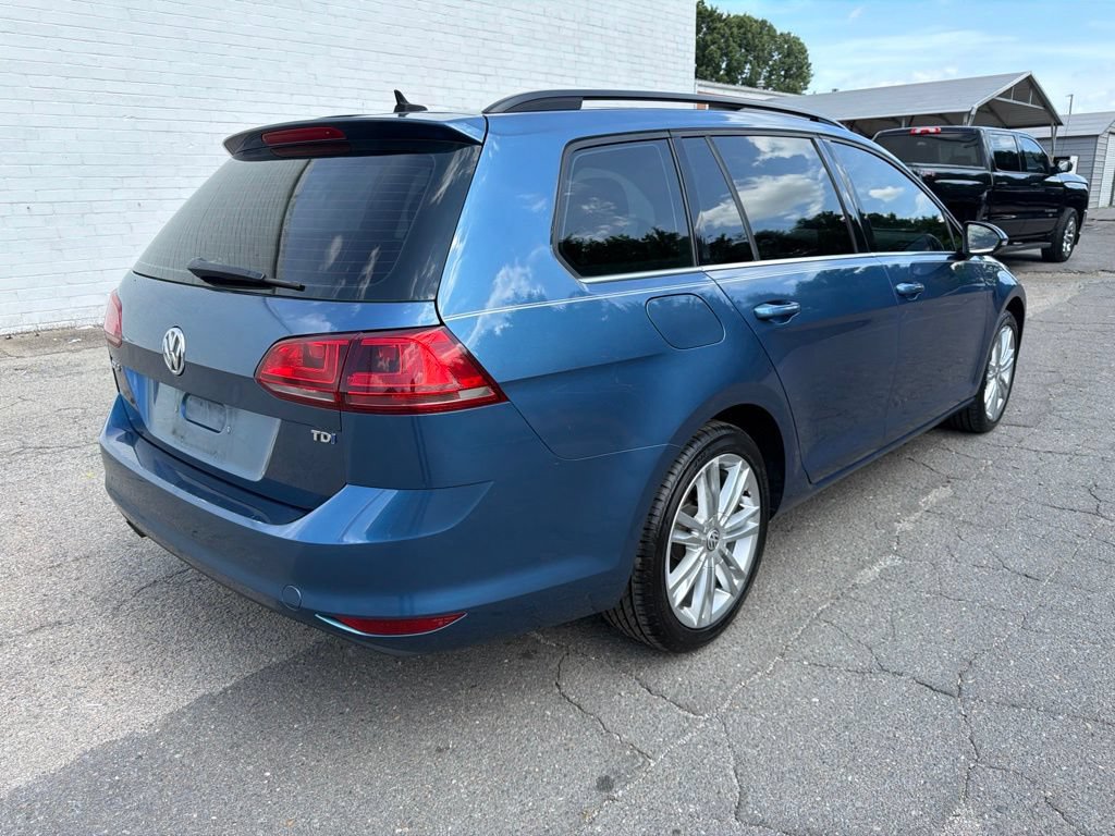 Used 2015 Volkswagen Golf TDI SE FWD image 2