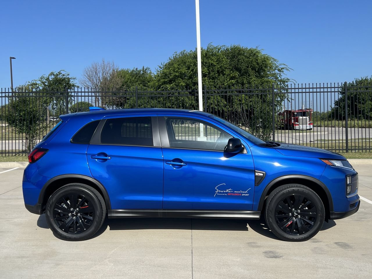 Used 2026 Mitsubishi Outlander Sport LE AWD/4WD image 3