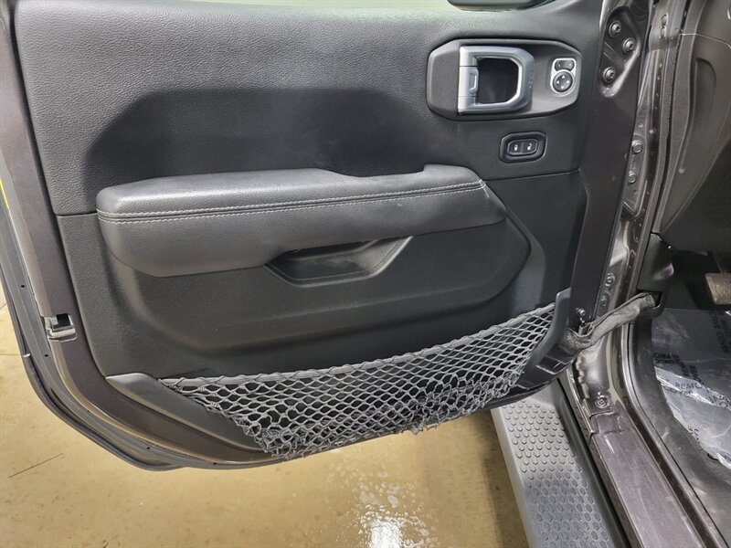 Used 2022 Jeep Wrangler Unlimited Sahara w/ Cold Weather Group AWD/4WD image 39