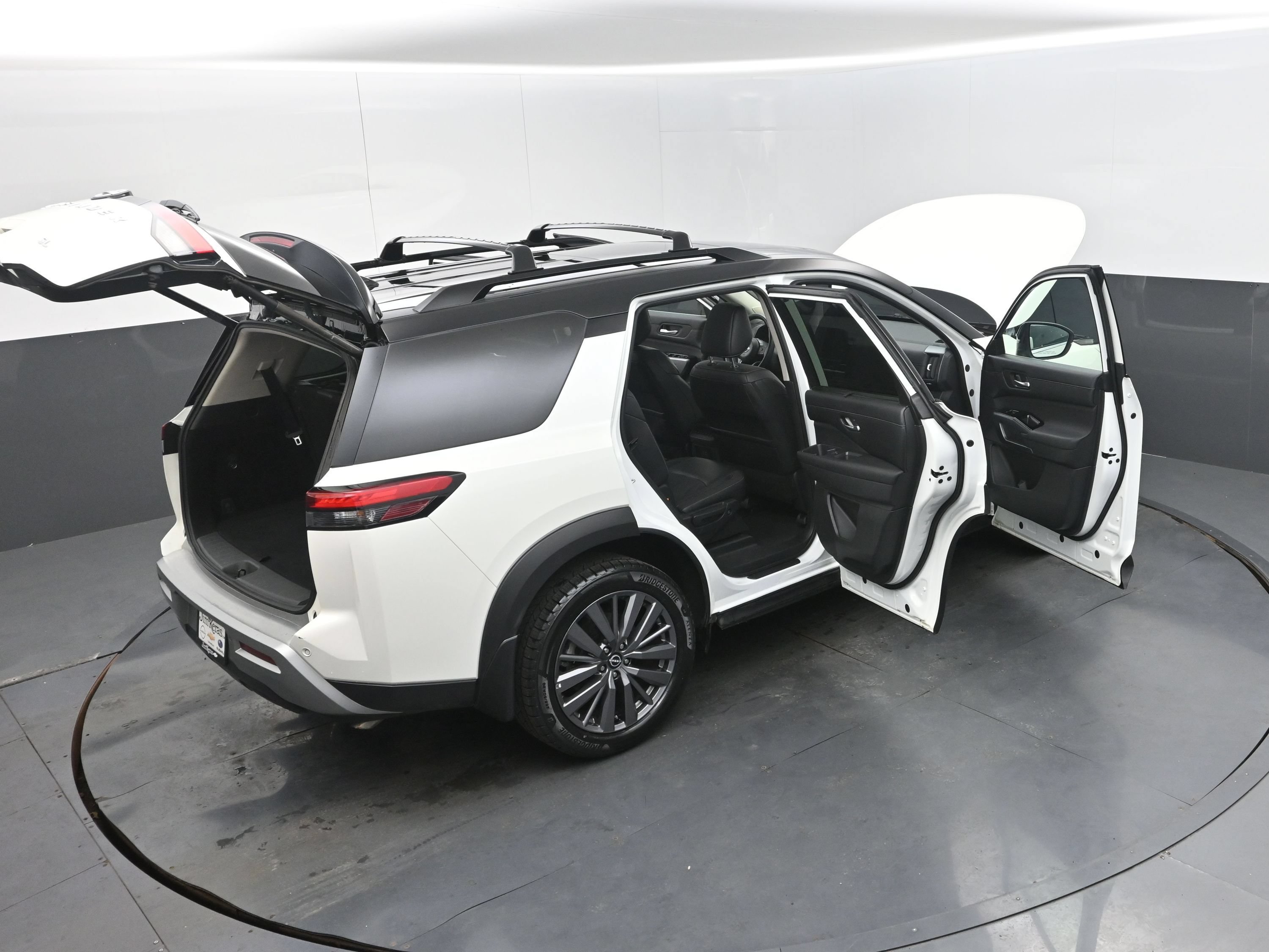 Used 2024 Nissan Pathfinder SL w/ SL Premium Package FWD image 42