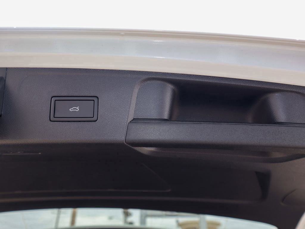 New 2026 Volkswagen Atlas SEL image 9