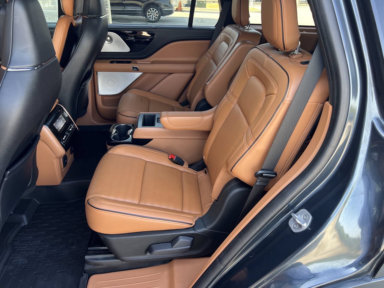 Used 2021 Lincoln Aviator Black Label w/ Dynamic Handling Package AWD/4WD image 23